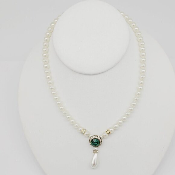 Vintage Faux Pearl Choker Necklace Green Rhinestone Drop Dangle Focal Gold Tone - Picture 2 of 10